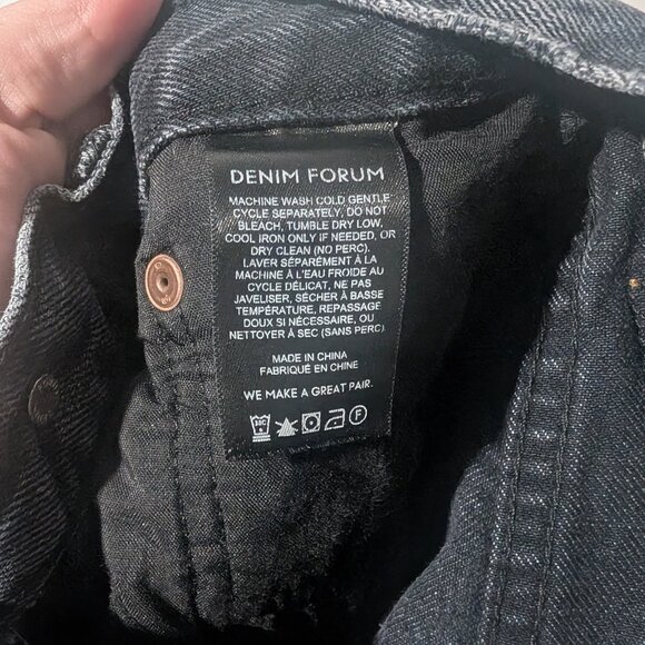 (Flaws) Aritzia Denim Forum | The '90s Joni Hi-rise Loose Jean In Black Eyeliner - Picture 14 of 15